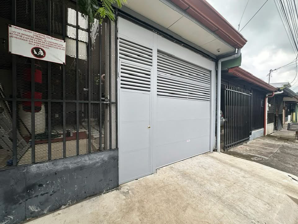 Portón Seccional 1